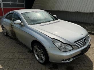 uszkodzony samochody osobowe Mercedes CLS CLS (C219), Sedan, 2004 / 2010 500 5.0 V8 24V 2005/2