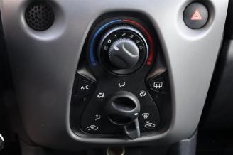 Peugeot 108 108, Hatchback, 2014 1.0 12V VVT-i picture 19