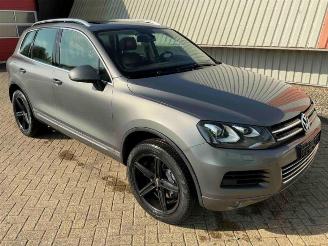 krockskadad bil auto Volkswagen Touareg Touareg (7PA/PH), SUV, 2010 / 2018 3.0 V6 24V TSI Hybrid 2010/9