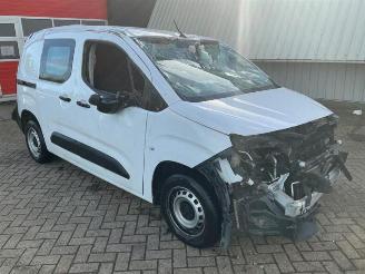 Salvage car Peugeot Partner Partner (EA//EF/EN/EU), Van, 2018 1.5 BlueHDi 100 2023/11