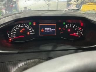 Peugeot 2008 2008 (UD/UK/UR/US/UX), MPV, 2019 1.2 VTi 12V PureTech 100 picture 19