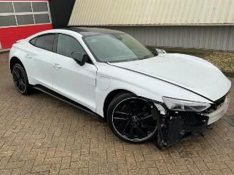 Vaurioauto  passenger cars Audi E-tron e-tron GT (F83), Liftback, 2020 GT Competition 93 kWh 2022/7