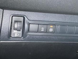 Peugeot 308 308 (L3/L8/LB/LH/LP), Hatchback 5-drs, 2013 / 2021 1.2 12V e-THP PureTech 110 picture 18
