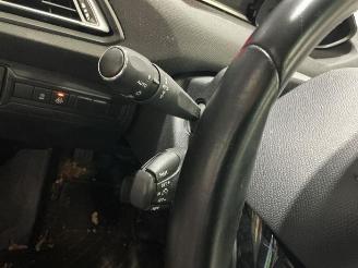 Peugeot 308 308 (L3/L8/LB/LH/LP), Hatchback 5-drs, 2013 / 2021 1.2 12V e-THP PureTech 110 picture 16