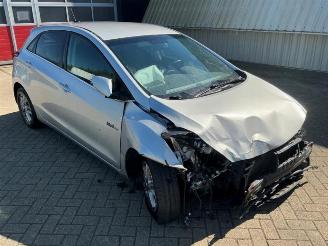 Salvage car Hyundai I-30 i30 (GDHB5), Hatchback, 2011 1.6 GDI Blue 16V 2015/11