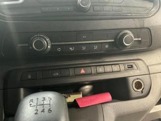 Peugeot Expert Expert (V1/VA/VB/VE/VF/VT/VY), Van, 2016 1.5 BlueHDi 100 picture 20