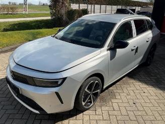 Salvage car Opel Astra Astra L Sports Tourer (F4/FC/FN/FR), Combi, 2021 1.6 Plug-in Hybrid Turbo 16V 2025