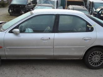 Ford Mondeo ghia picture 10