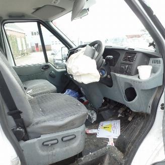 Ford Transit  picture 16