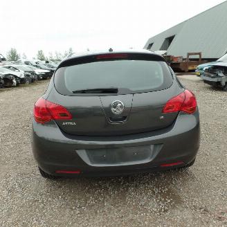 Opel Astra Astra J picture 6