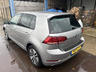 damaged passenger cars Volkswagen e-Golf E-GOLF 2018/1