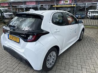 Toyota Yaris 1.5 HYBRID ACTIVE picture 3