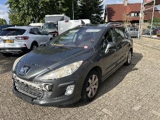 Damaged car Peugeot 308 SW 1.6 VTI XT 2010/10