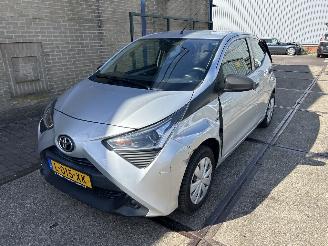 Toyota Aygo 1.0 VVT-I X-FUN picture 2