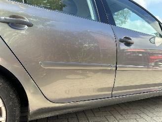 Volkswagen Golf 1.6 FSI picture 6