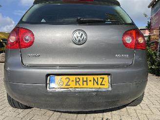 Volkswagen Golf 1.6 FSI picture 5