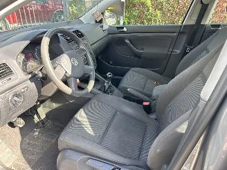 Volkswagen Golf 1.6 FSI picture 7