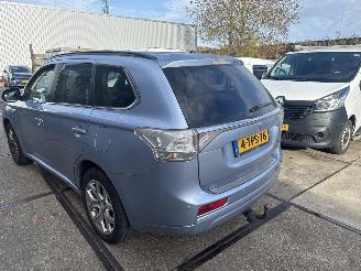 damaged passenger cars Mitsubishi Outlander 2.0 PHEV Instyle 2014/4