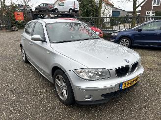 Unfallwagen BMW 1-serie 116 I HIGH EXECUTIVE 2005/1