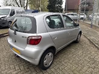 Toyota Yaris 1.00 16V VVT-i   Sol picture 3