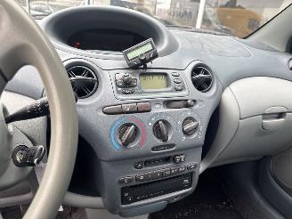 Toyota Yaris 1.00 16V VVT-i   Sol picture 7