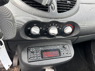 Renault Twingo 1.2 16V ACCES picture 10