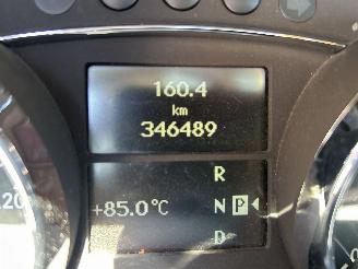 Mercedes R-klasse 500 4-MATIC picture 8