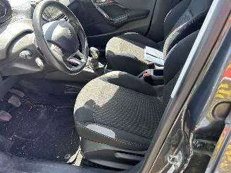 Peugeot 208 1.2 PURETECH STYLE picture 7