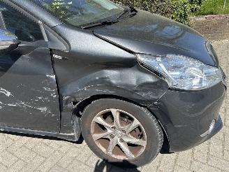 Peugeot 208 1.2 PURETECH STYLE picture 5