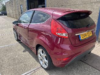 Ford Fiesta 1.6 GHIA picture 4
