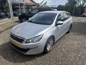 Voiture accidenté Peugeot 308 1.2 e  THP SW 2014/9
