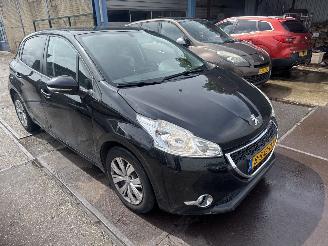 Peugeot 208 1.0 VTI 2013/12