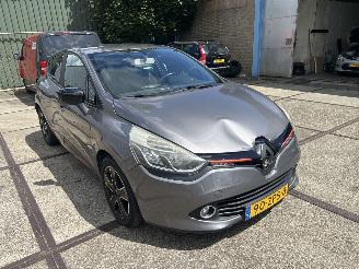 Schadeauto Renault Clio 0.9 TCE EXPRESSION 2013/2