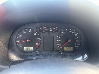 Volkswagen Golf 1.6 picture 6