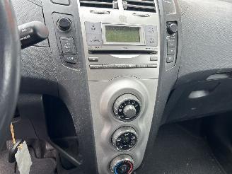 Toyota Yaris 1.3 VVTI SOL picture 8