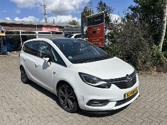 Schadeauto Opel Zafira TOURER TURBO EDITION 7P 2016/9