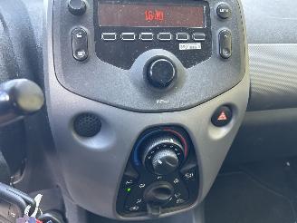 Peugeot 108 1.0 e-VTI TOP picture 7