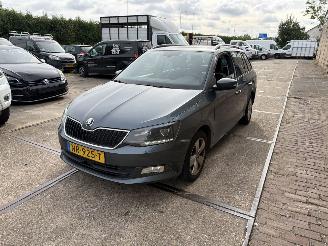 krockskadad bil auto Skoda Fabia 1.2 TSI  Style Business 2017/6