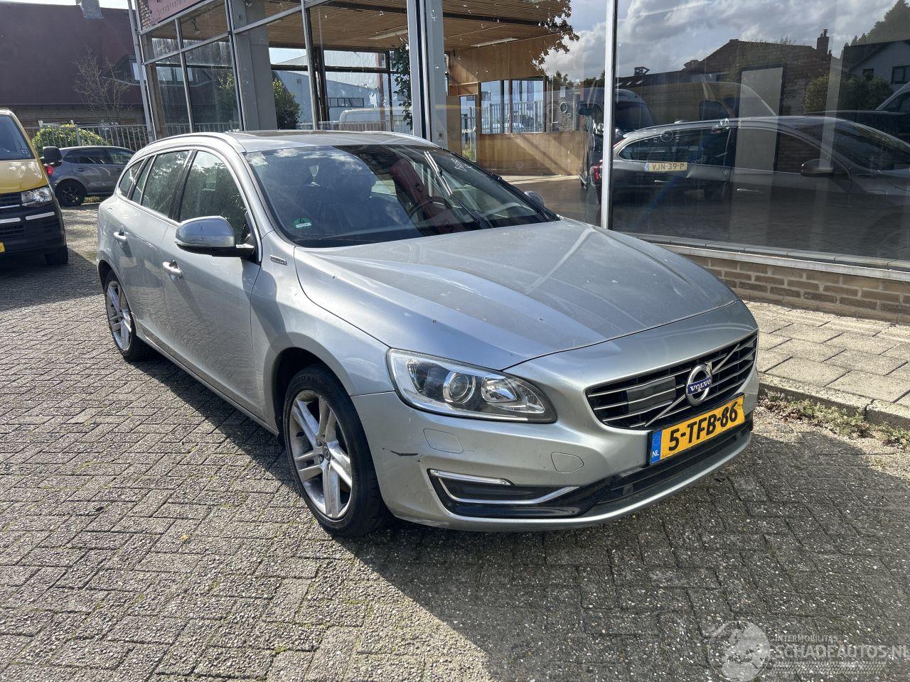 Volvo V-60 2.4 D6 AWD PLUG IN HYBRID SUMMUM