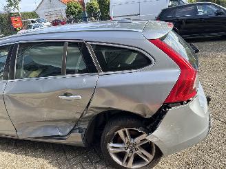 Volvo V-60 2.4 D6 AWD PLUG IN HYBRID SUMMUM picture 5