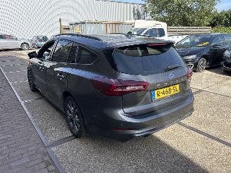 Damaged car Ford Focus 1.0 ECOBOOST HYBRID ST LINE 2022/11