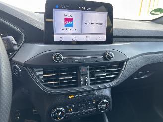 Ford Focus 1.0 ECOBOOST HYBRID ST LINE picture 8