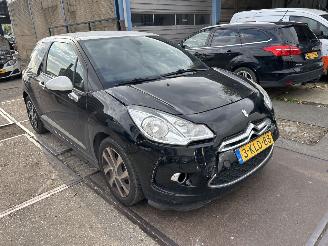 damaged passenger cars Citroën DS3 1.2 VTI CHIC 2013/5