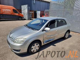Vrakbiler auto Toyota Corolla Corolla (E12), Hatchback, 2002 / 2007 1.4 16V VVT-i 2004/8