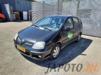 krockskadad bil auto Nissan Almera-tino Almera Tino (V10M), MPV, 2000 / 2006 1.8 16V 2004/7