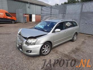 Coche siniestrado Toyota Avensis Avensis Wagon (T25/B1E), Combi, 2003 / 2008 2.0 16V VVT-i D4 2008/9