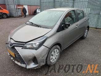 Salvage car Toyota Yaris Yaris III (P13), Hatchback, 2010 / 2020 1.0 12V VVT-i 2015/3