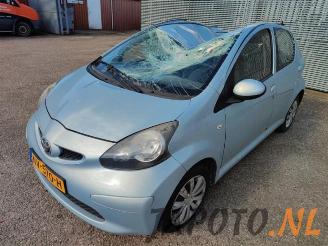 Vaurioauto  passenger cars Toyota Aygo Aygo (B10), Hatchback, 2005 / 2014 1.0 12V VVT-i 2006/1