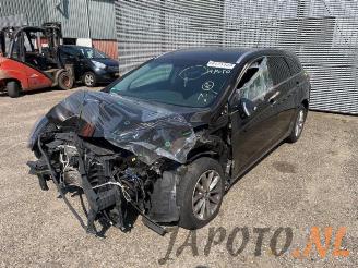 Salvage car Hyundai I-40  2017/5