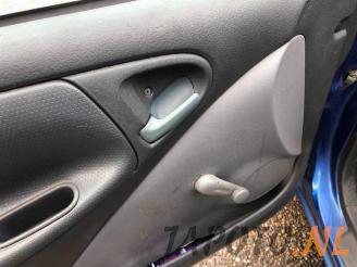 Toyota Yaris Yaris (P1), Hatchback, 1999 / 2005 1.0 16V VVT-i picture 9